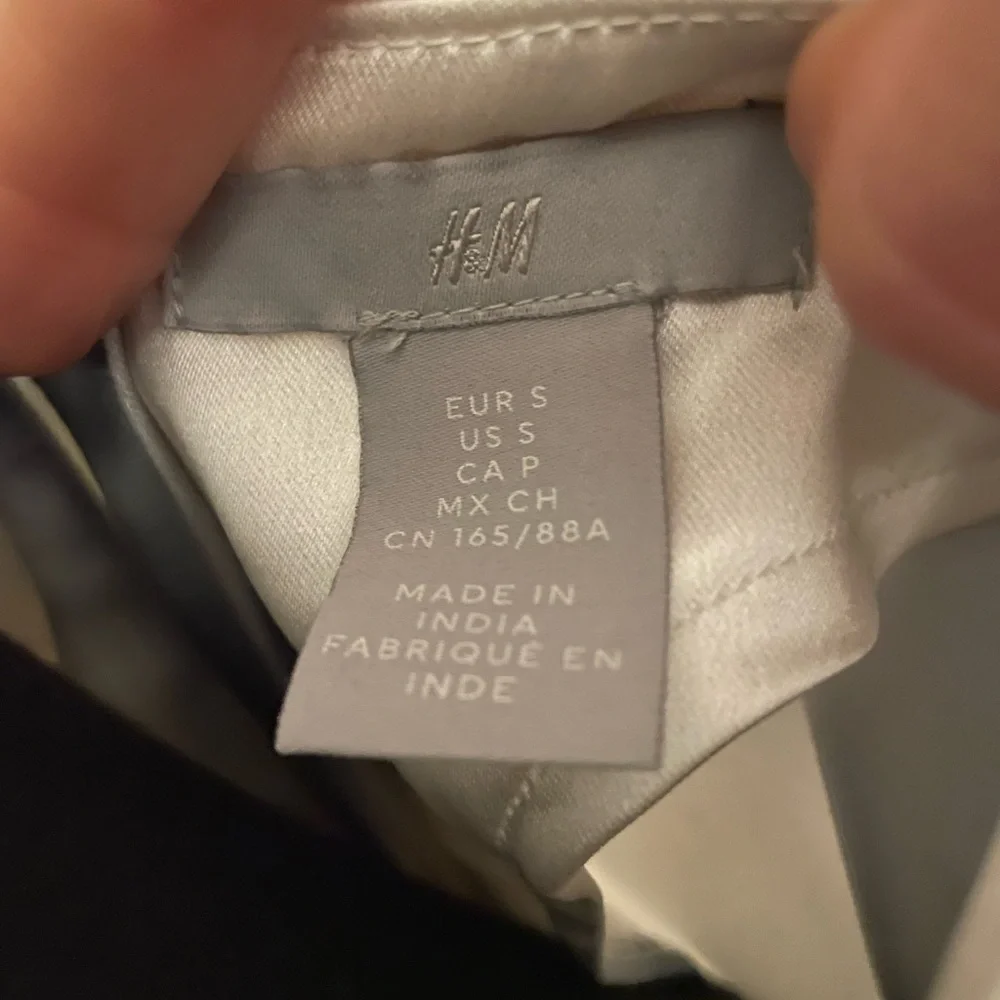 H&M Blue and White Tie-Dye Blouse - Picture 6 of 7